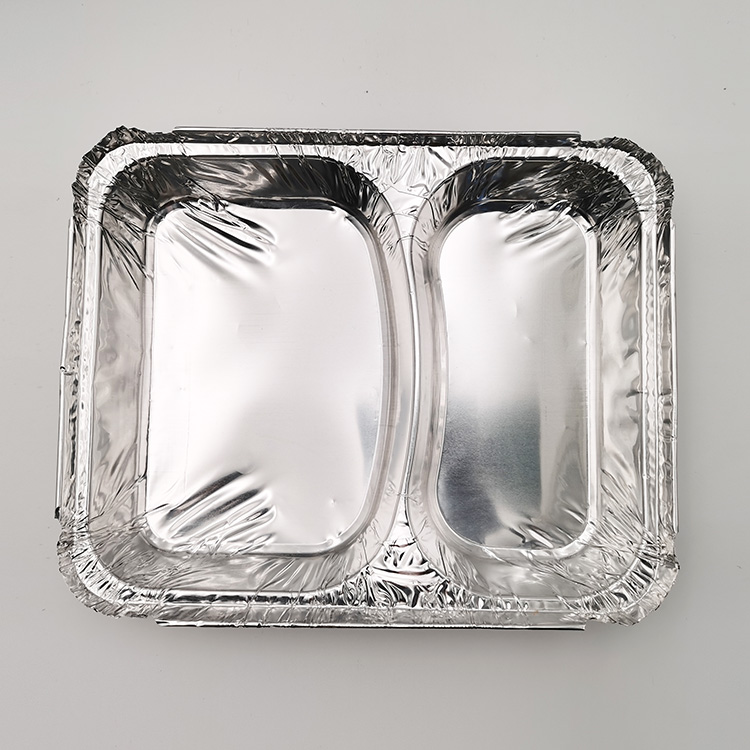 Большая неглубокая посуда из алюминиевой фольги с двумя сетками